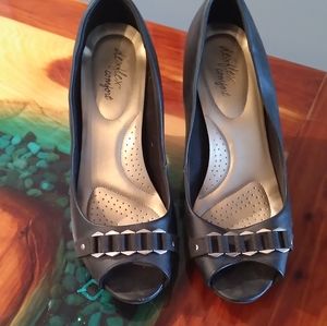 Black peep toe heels, size 10w